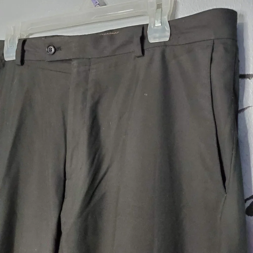 Haggar Men's 1926 Originals Gray Straight-Fit Flat-Front Dress Pants, 38W